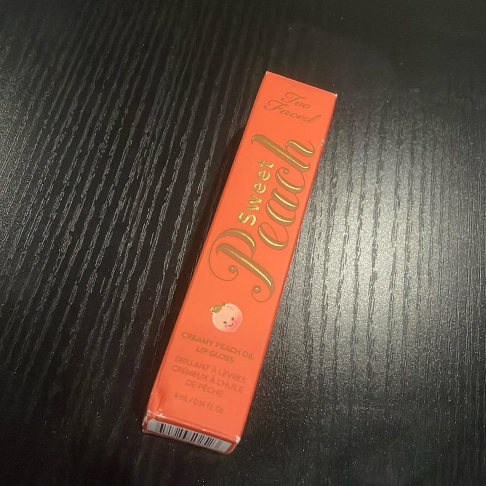 TOO FACED lip gloss